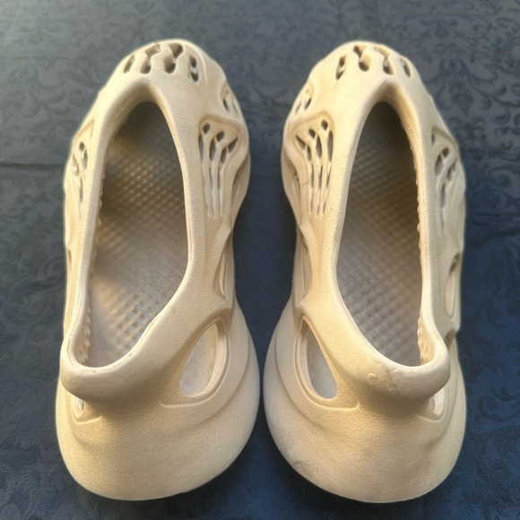Yeezy Foam Runner size 13
Made in USA - Picture 6 of 8